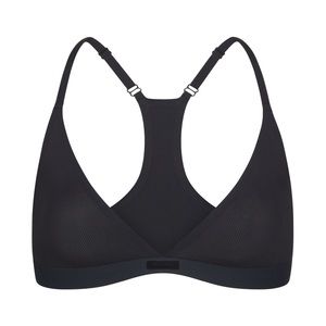 SKIMS SMOOTH RIB RACERBACK TRIANGLE
BRALETTE - ONYX (M)
